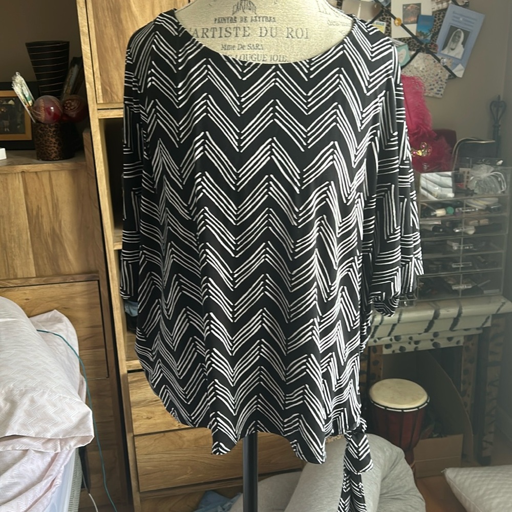 Rafaella Black & White Stretch Blouse - Petite Large